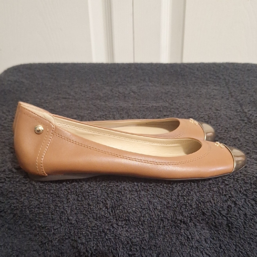 Coach "Chelsea" Faux Leather Tan Leather Flats Metallic Toecap-6½ - Picture 6 of 10